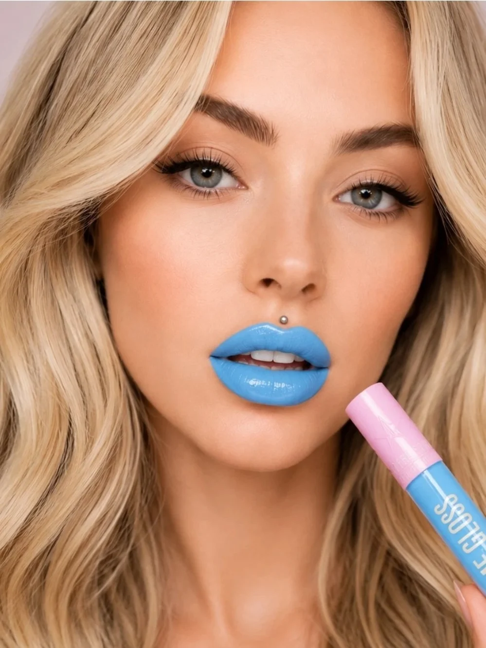 Jeffree Star Supreme Gloss Bright Sky Blue High-Shine Lip Gloss Shade Blue Balls